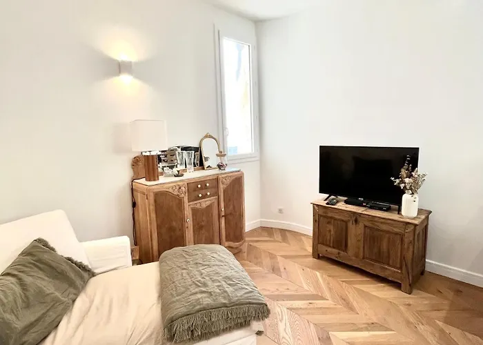 Apparemment Bord De Vue * Ajaccio (Corsica)